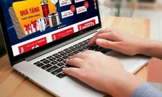 Sắm Tết 2026: Dân thắt chặt hầu bao, "chợ mạng" lấn lướt chợ truyền thống